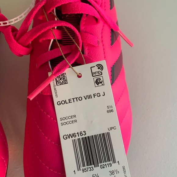 Adidas Kids Shoes in Pink and Black. - Picture 8 of 9